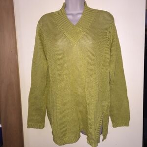 GEO chartreuse V-neck 100% linen sweater